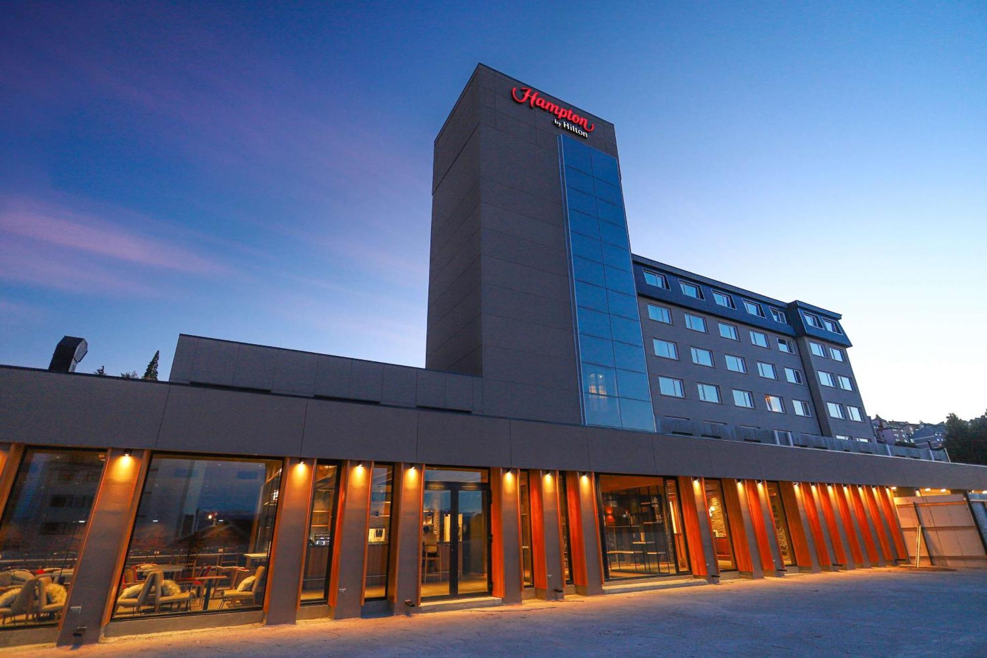 Hampton By Hilton Bariloche Hotel Exterior photo